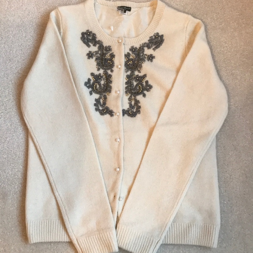 NWOT Gorgeous classy embellished cardigan - Picture 4 of 7